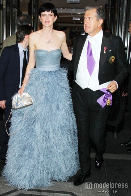 ステラ・テナント（左）