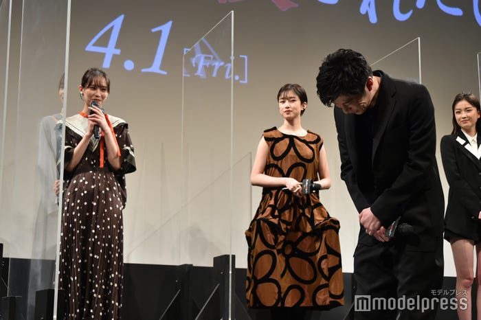 南沙良に原作超えの狂気を絶賛され頭を下げる田中圭(C)モデルプレス
