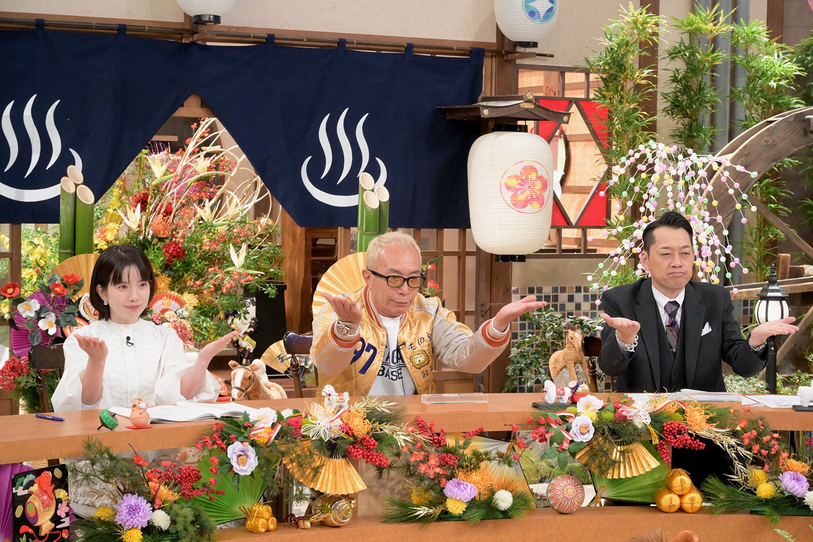 弘中綾香アナウンサー、所ジョージ、設楽統（C）テレビ朝日