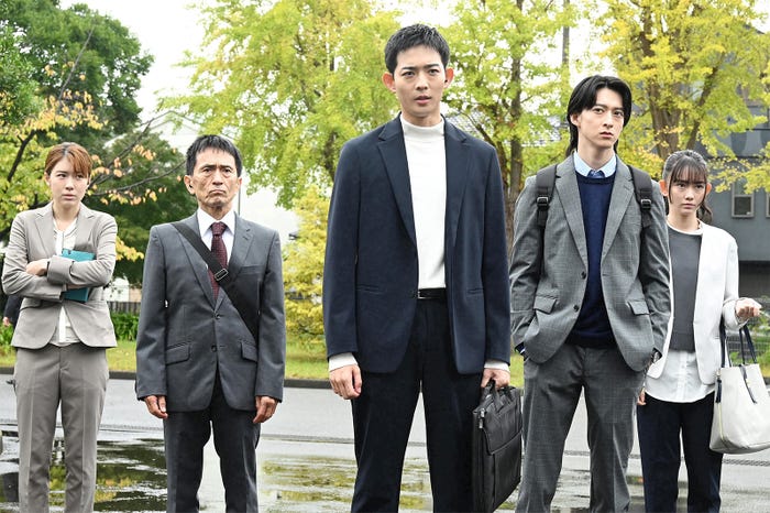 呉城久美、徳井優、竜星涼、伊藤あさひ、岡井みおん「潜入兄妹 特殊詐欺特命捜査官」第7話(C)日本テレビ