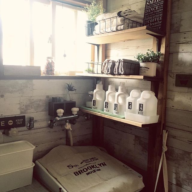 賃貸の洗面所にも出来るディアウォール特集 狭い空間に収納を増やす方法をご紹介 モデルプレス