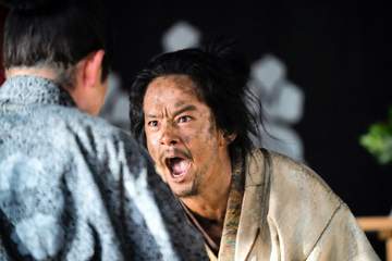 【豊臣兄弟】突然、秀吉まさか行動に、えっ！晩年の悪政横暴の伏線か「めっちゃ怖い」「隠れていた凶暴さが」 秀長だけが叱れる存在が仇→弟没後に暴走、滅亡