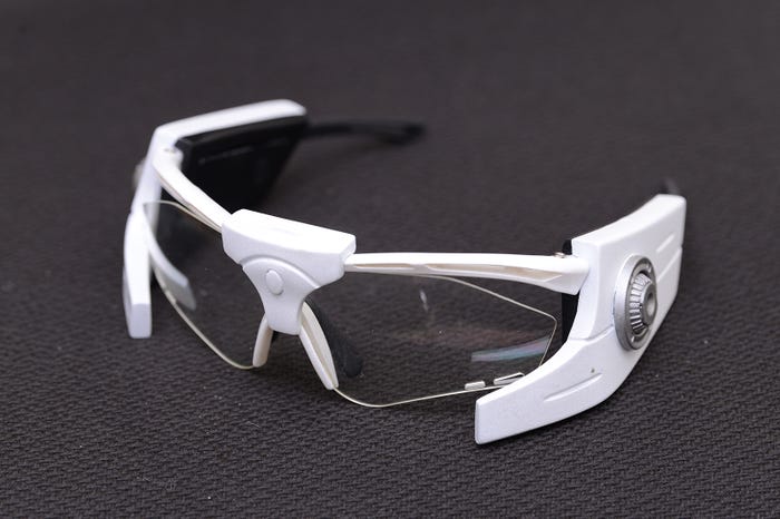 桝太一アナウンサーが演じるAIケンジ(C)日本テレビ