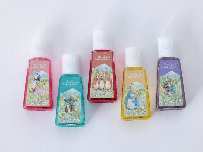 5種のキャラクターが描かれたハンドジェルは5本セットで1320円