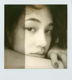 人気写真家が水原希子を撮り下ろし　写真展「about a girl」開催