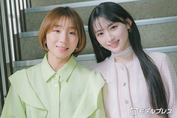 モデルプレスのインタビューに応じた高橋成美、川崎桜(C)モデルプレス