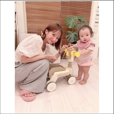 辻希美、次女・夢空ちゃんの"あんよ"に成長実感「元気いっぱいでどこでも行きたい夢」