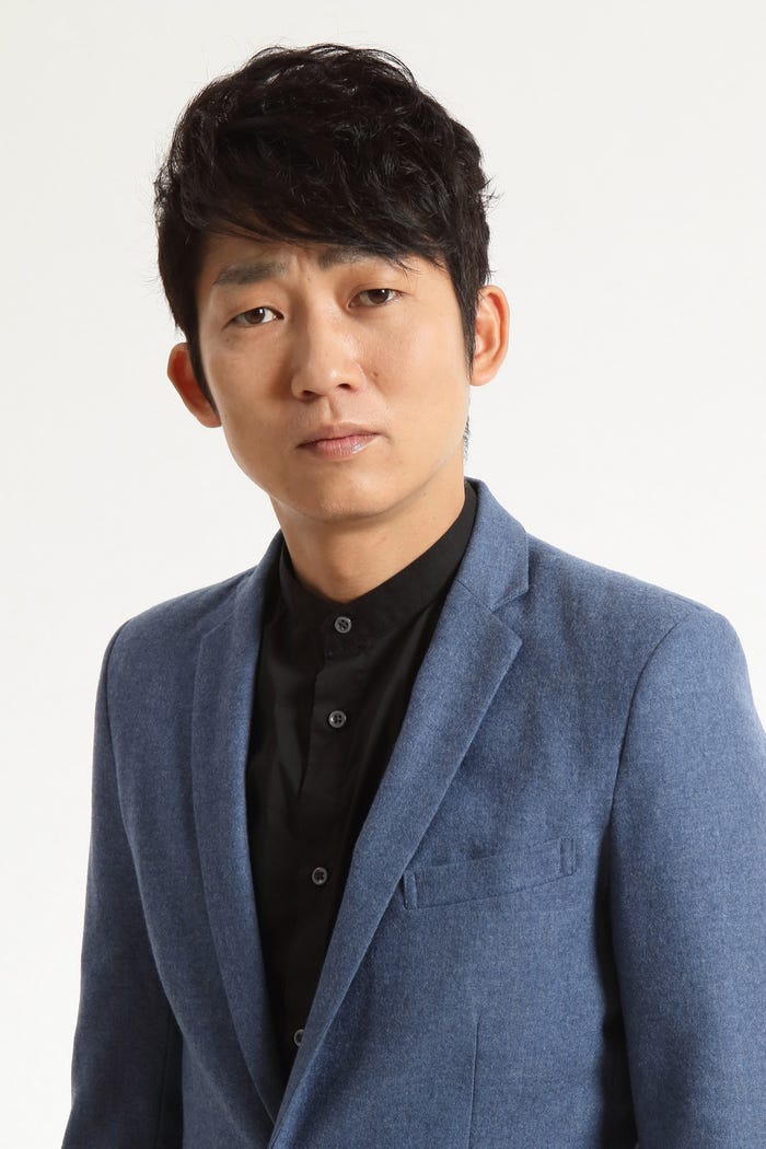 石田明(C) 2018片山まさゆき/竹書房/『ノーマーク爆牌党』製作委員会