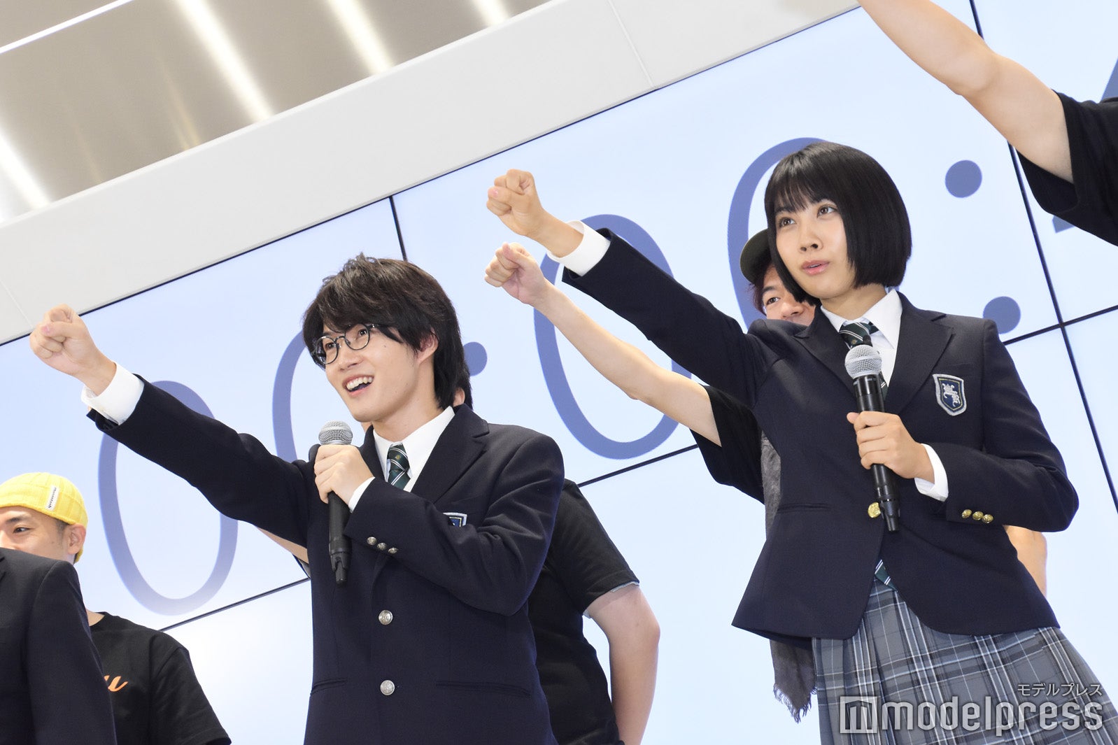 （左から）神木隆之介、松本穂香 （C）モデルプレス