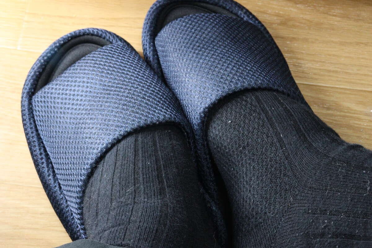 中敷低反発スリッパ（ブルー）　着用