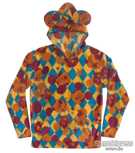 B賞 フリースパーカー／（C）Disney
