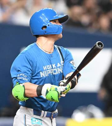日本ハム 試合開始2分で2点先制 清宮幸が先制弾 セレモニアルピッチ登場の顔なじみアイドルの前で快音