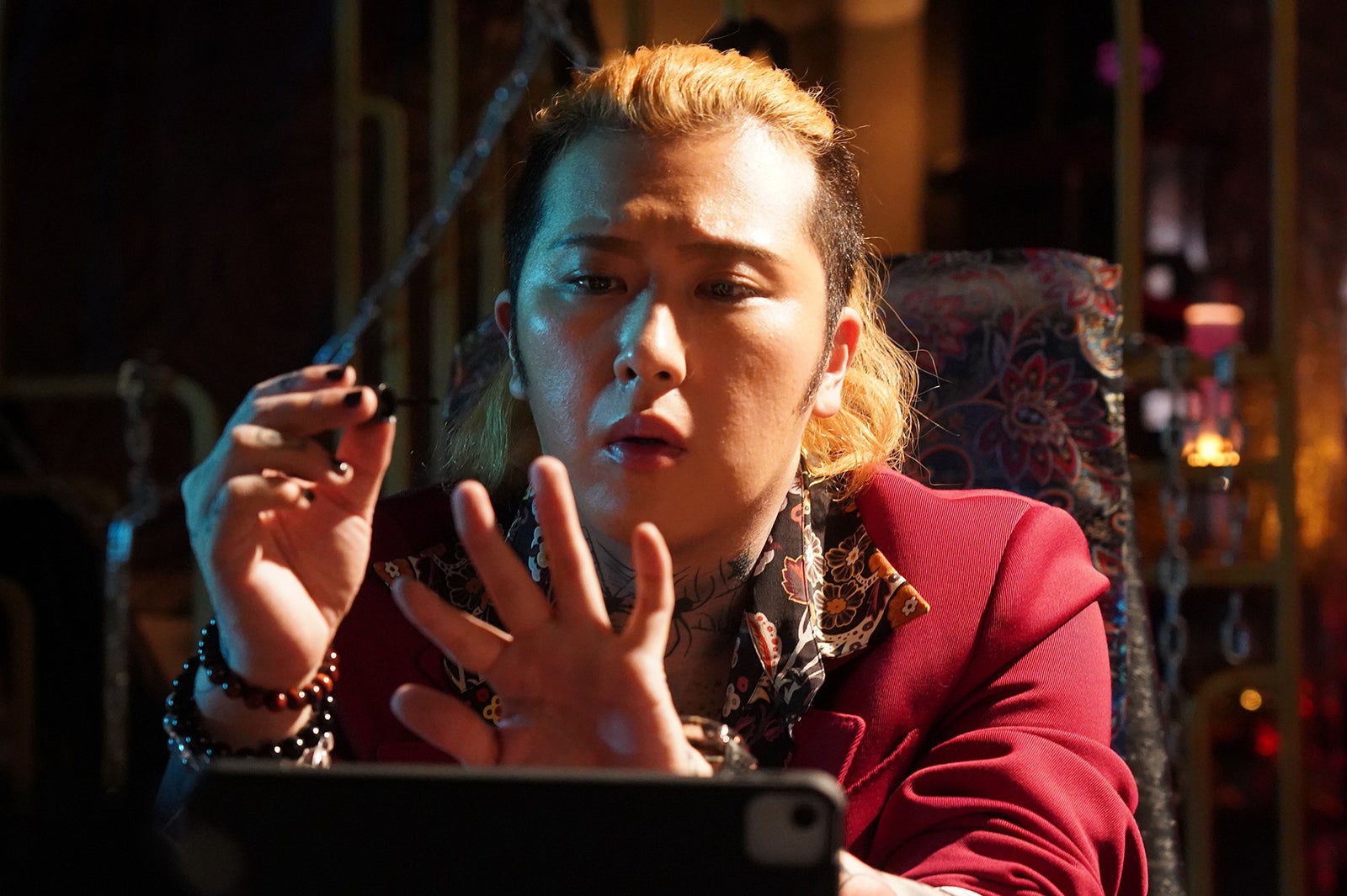 尾上松也／「親愛なる僕へ殺意をこめて」第2話より（C）フジテレビ