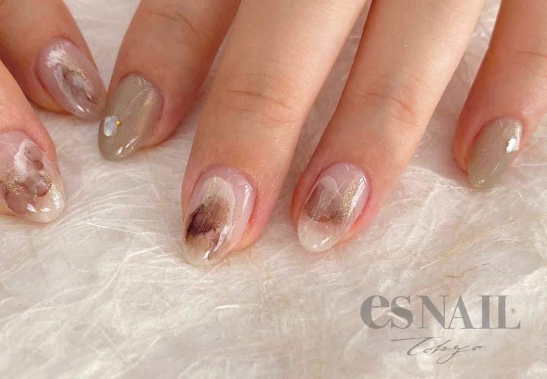 “じゅわっ”としたデザインが可愛いインクネイル（提供画像：esNAIL）
