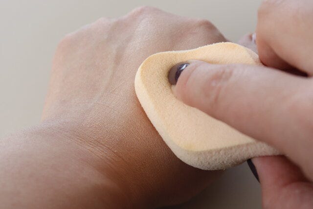 100均　ダイソー　ウォーターファンデーション