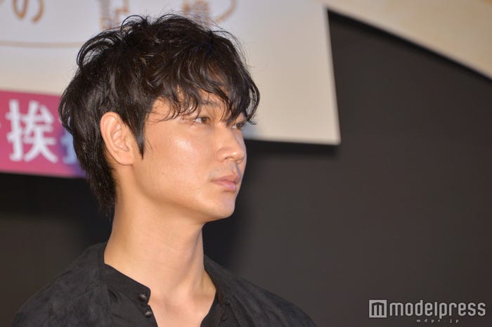 綾野剛(C)モデルプレス