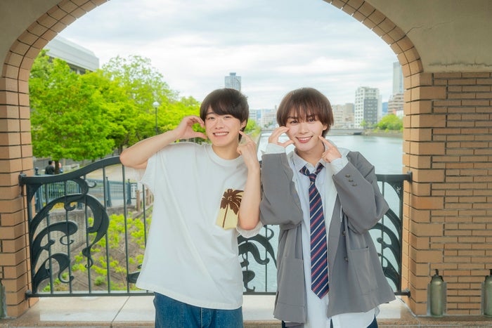 なにわ男子・大西流星、主演映画「恋を知らない僕たちは」クランクアップに大橋和也がサプライズ 九州駆けつけた瞬間・愛溢れるオフショット公開