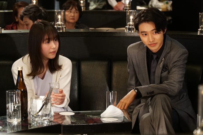 唐田えりか、山崎賢人/「トドメの接吻」第2話より(C)日本テレビ