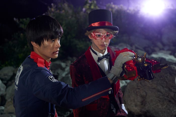 結木滉星、伊藤あさひ(C)劇場版「ビルド・ルパパト」製作委員会 (C)石森プロ・テレビ朝日・ADK・東映 (C)2018 テレビ朝日・東映 AG・東映