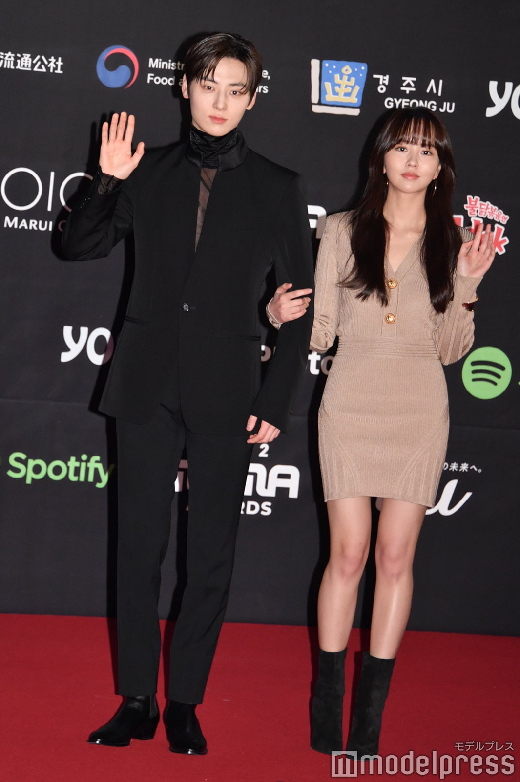 ファン・ミンヒョン、キム・ソヒョン （C）モデルプレス