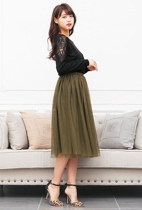 ショルダーレース☆ハイゲージニットトップス「神戸レタス」2490円（税込）／画像提供：神戸レタス