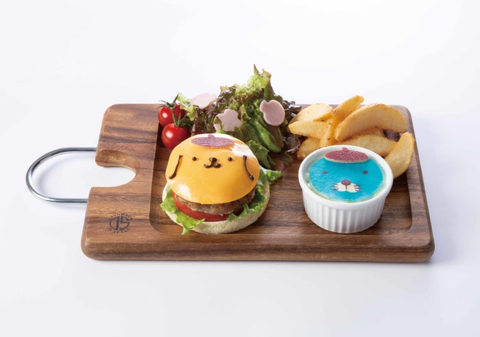 ポムポムプリンのイングリッシュマフィンとぼのぼのドリア　1,390円＋税（C）いがらしみきお/竹書房・フジテレビ・エイケン （C）1996, 2019 SANRIO CO., LTD. APPROVAL NO.S601363