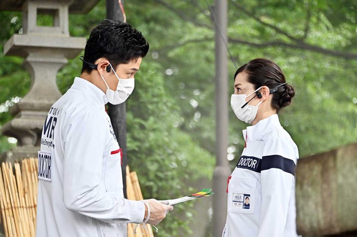 鈴木亮平、中条あやみ「TOKYO MER~走る緊急救命室~」第2話より(C)TBS