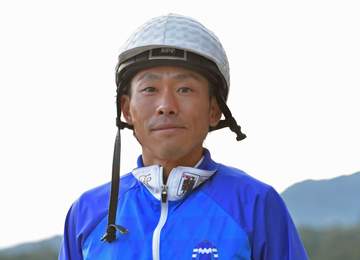 古川吉洋騎手が落馬負傷で土曜の全鞍で乗り代わりに 左足の負傷と診断 天皇賞・春はタガノデュードに騎乗予定