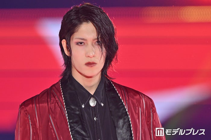 少年忍者・ヴァサイェガ渉、21歳バースデーに圧巻ランウェイ 抜群スタイル×クールな表情に視線集中【GirlsAward 2024 S／S】