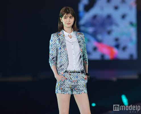 マギー、圧巻美脚引き立つランウェイ<GirlsAward 2017 S/S>