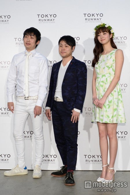 左より：NON STYLE石田明、井上裕介、新川優愛