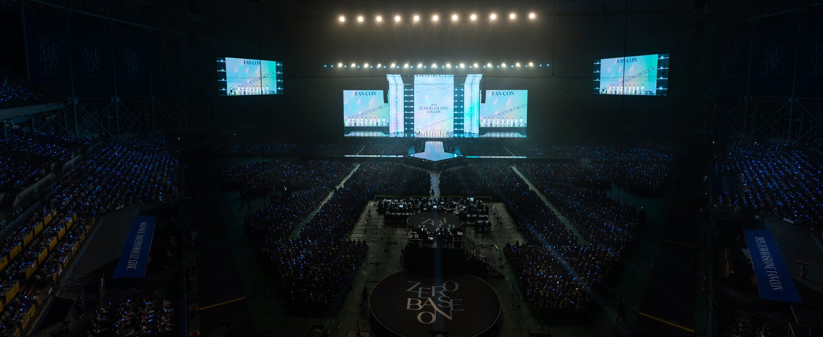 「2023 ZEROBASEONE FAN-CON」（C）WAKEONE