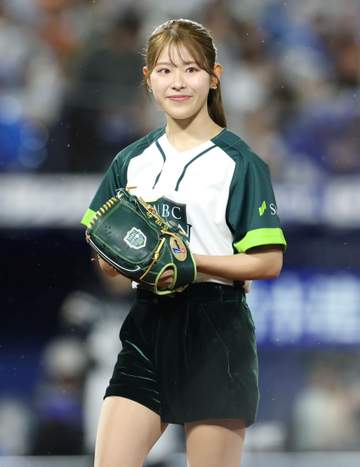 女子ゴルフ 吉田鈴の始球式で中継に映らなかったワンシーン 全方向に一礼「礼儀正しい」「あれだけお辞儀できるの」ミドすけが激写