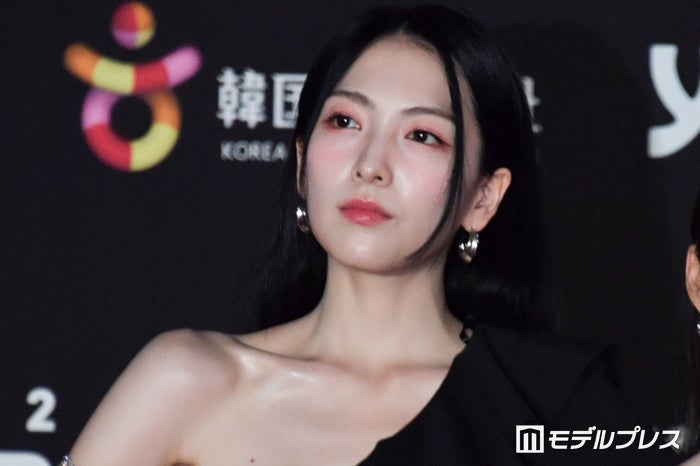KARA知英、ミニ丈衣装で美ボディ披露「綺麗な腹筋」「スタイル抜群」の声