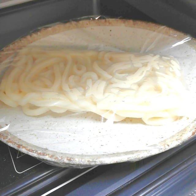 業務スーパーの冷凍うどん「冷凍讃岐うどん」をレンジ調理