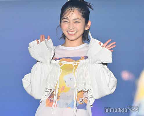 岡本玲、和歌山凱旋ランウェイ “おすすめ観光スポット”明かし会場笑わす【TGC 和歌山 2024】