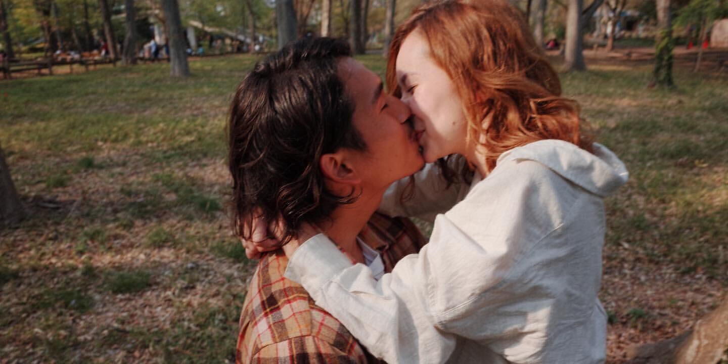 テラハ フランク奈緒美ロレイン 関川良 結婚発表 キスショットも公開 モデルプレス