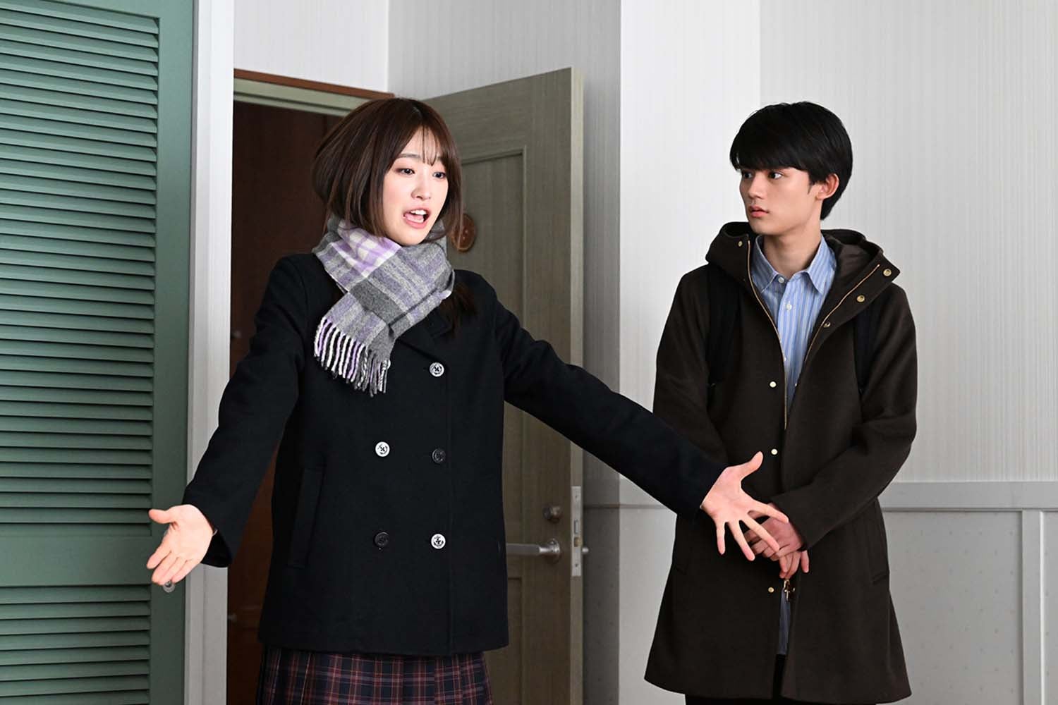 高橋ひかる、藤原大祐「リビングの松永さん」第1話より（C）カンテレ