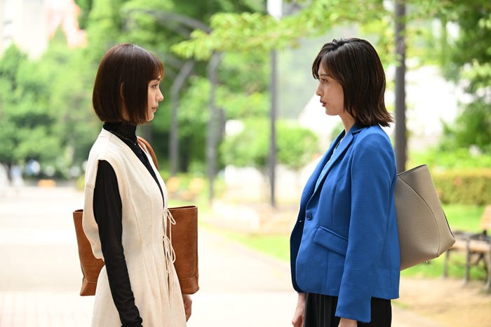 中村ゆり、月城かなと「終幕のロンド ーもう二度と、会えないあなたにー」第1話(C)カンテレ