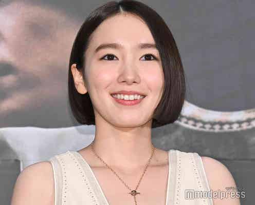 飯豊まりえ、胸元ざっくりワンピ姿で登場 初共演・井浦新の印象告白「オタクがいると思って」【岸辺露伴は動かない 懺悔室】
