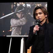 堂本光一 入浴中ショット公開に 背筋すごい 後ろ姿もかっこいい の声 モデルプレス 堂本光一 入浴中ショット公開に 背筋すごい 後ろ姿もかっこいい の声 モデルプレス