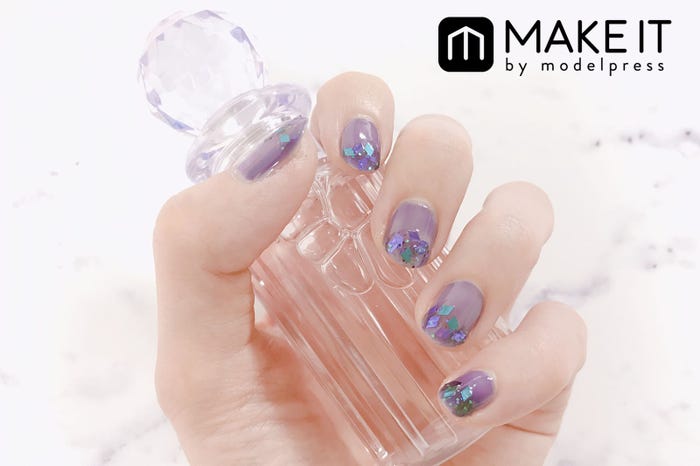 きらきらラメがたまらない ラメマニキュアの魅力をぐーんと引き出すコツは モデルプレス きらきらラメがたまらない ラメマニキュアの魅力をぐーんと引き出すコツは モデルプレス