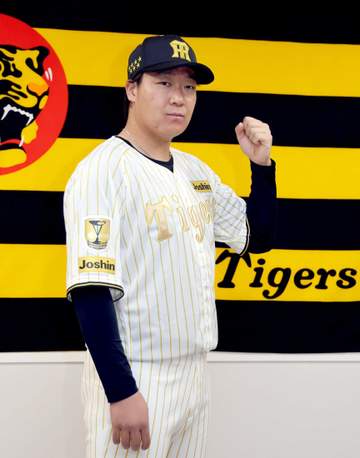 阪神 今季も多彩なラインアップ！限定ユニホームへの思いとは 選手の実用性にも配慮 “仕掛け人”営業部興行担当者が語る