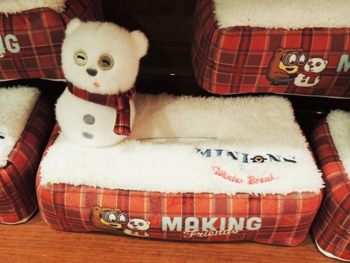 雪だるまティムのティッシュカバー 3300円は「ミニオン・マーケット・プレース」などで販売