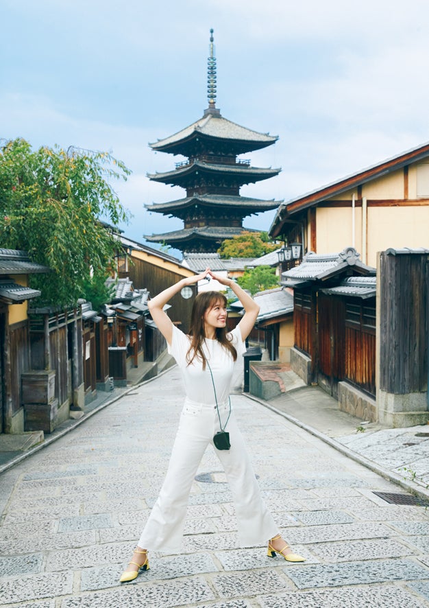 「トラウデン直美 1st フォトブックのらりとらり。」パネル／撮影：三瓶康友（画像提供：小学館）