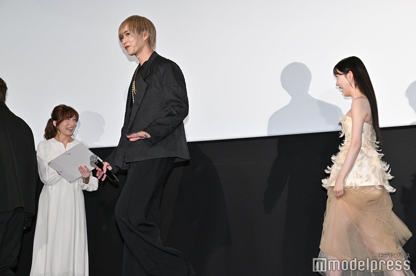 松井奏、堀未央奈（C）モデルプレス