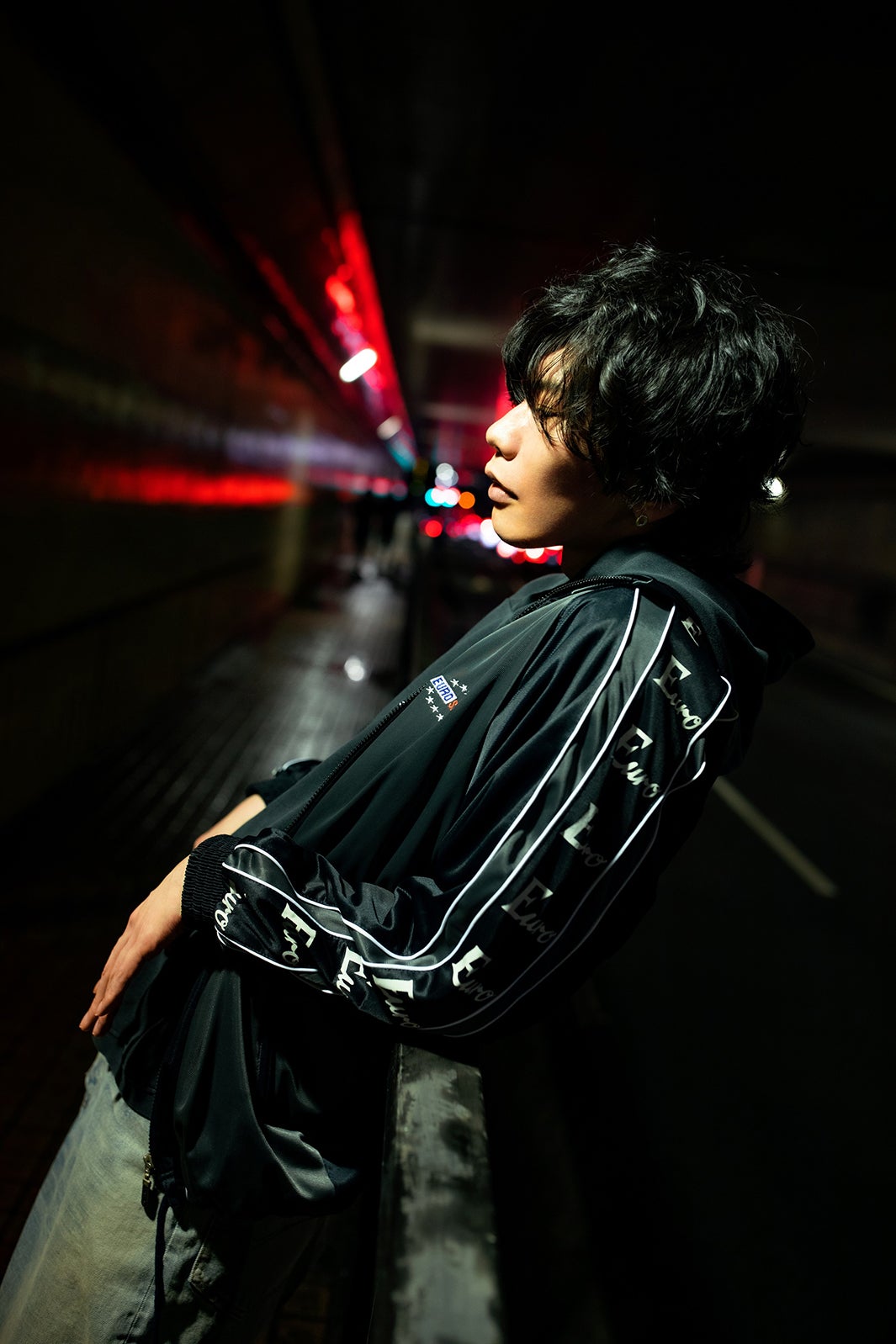 米津玄師＆常田大希、新曲「KICK BACK」MVで競演 衝撃の展開も