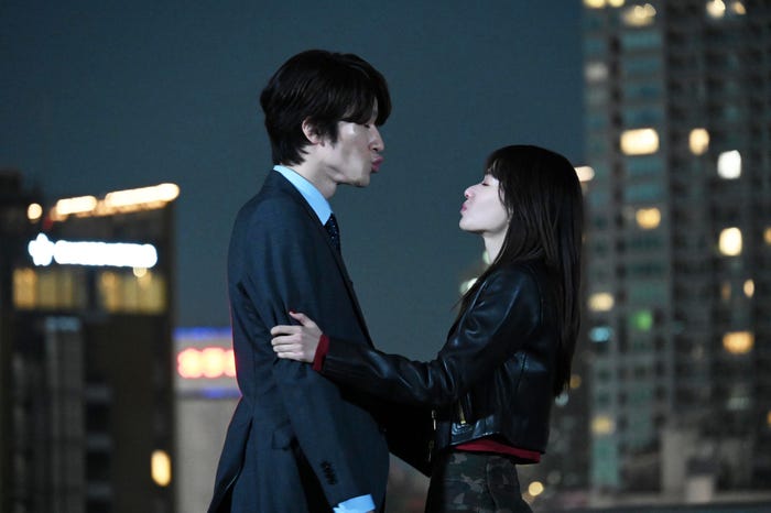 深澤辰哉、山本舞香(C)むとうひろし/テレビ朝日・MMJ