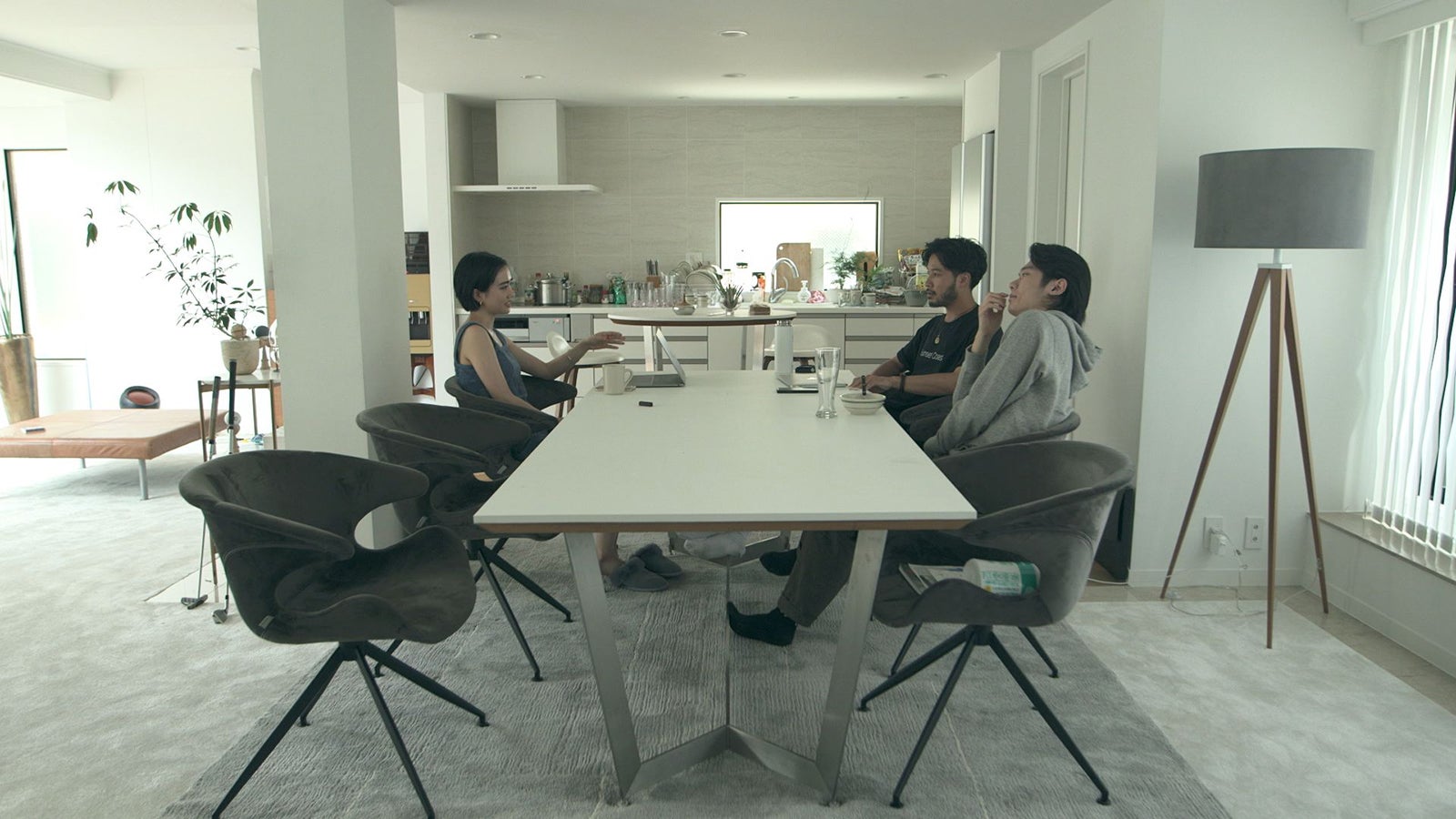 香織、健司、翔平「TERRACE HOUSE TOKYO 2019-2020」9th WEEK（C）フジテレビ／イースト・エンタテインメント