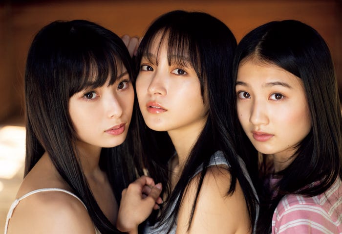 梅山恋和、山本彩加、塩月希依音(C)YOROKOBI/週刊プレイボーイ